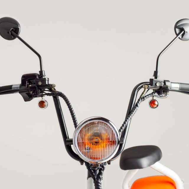 Tubby Tyre Scooter Company - Headlight and handlebars